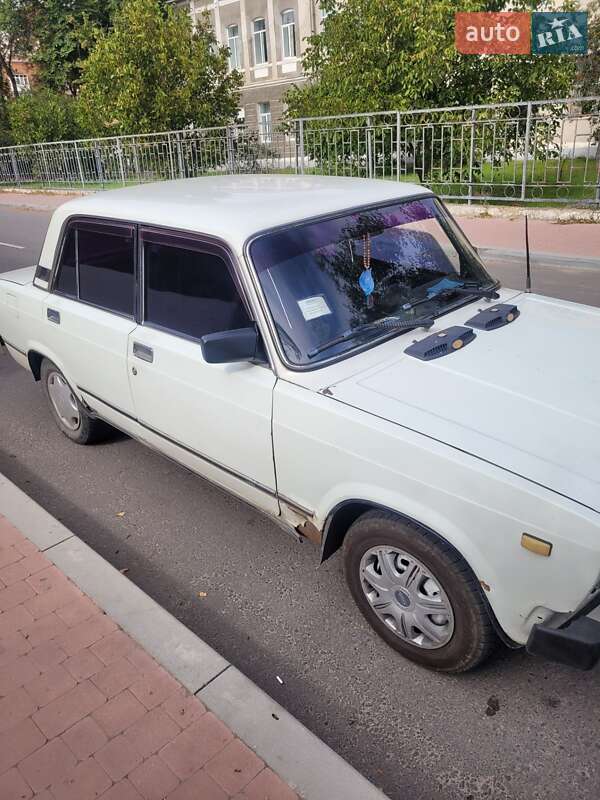 Седан ВАЗ / Lada 2105 1994 в Могилев-Подольске