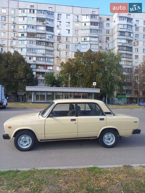 Седан ВАЗ / Lada 2105 1987 в Харькове