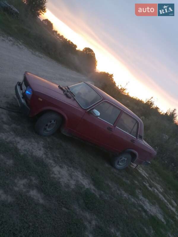 Седан ВАЗ / Lada 2105 1982 в Перемышлянах