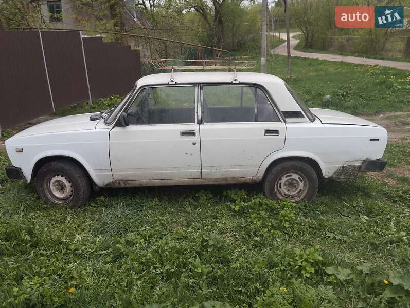 Седан ВАЗ / Lada 2105 1993 в Харькове