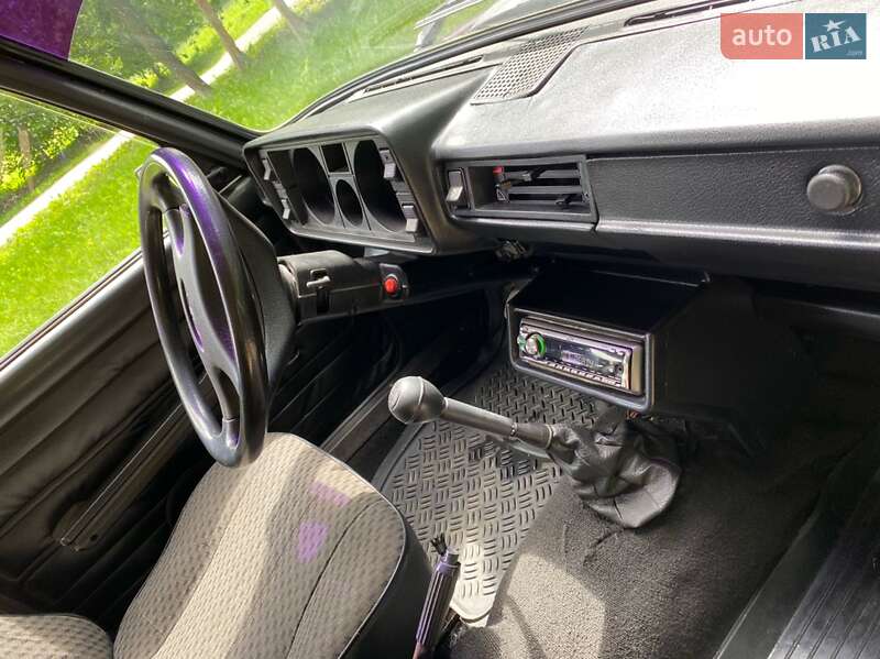 Седан ВАЗ / Lada 2105 2000 в Ильинцах