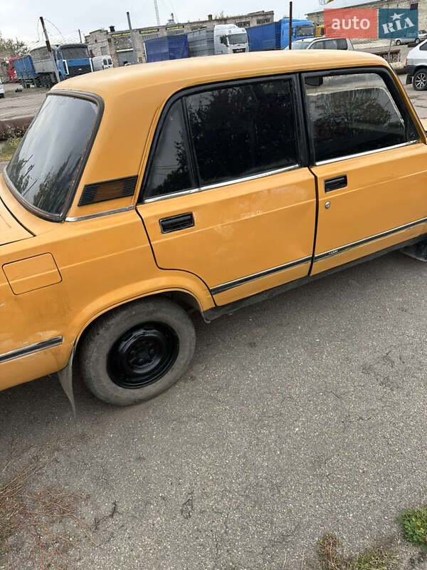 Седан ВАЗ / Lada 2105 1985 в Софіївці