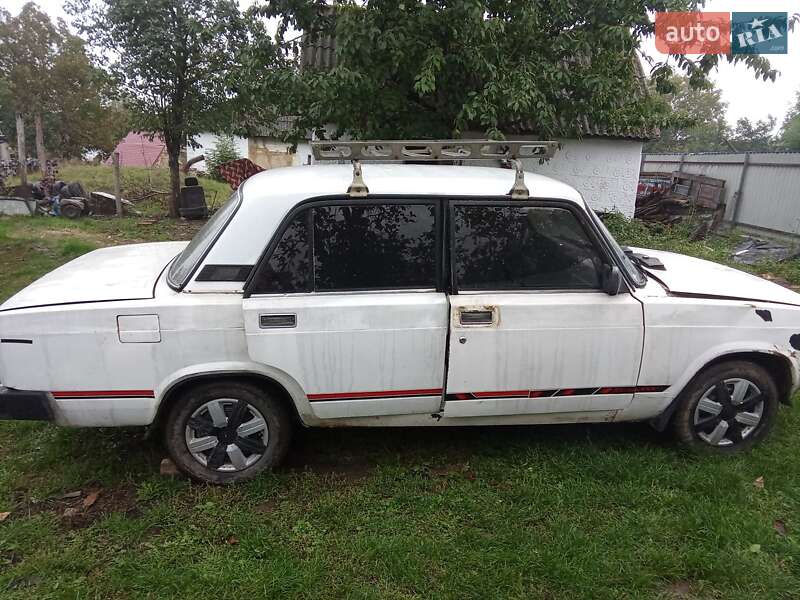 Седан ВАЗ / Lada 2105 1984 в Тульчине фото 10 Седан ВАЗ / Lada 2105 1984 в Тульчине