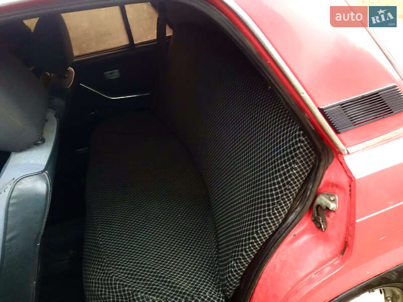 Седан ВАЗ / Lada 2105 1982 в Новомосковську