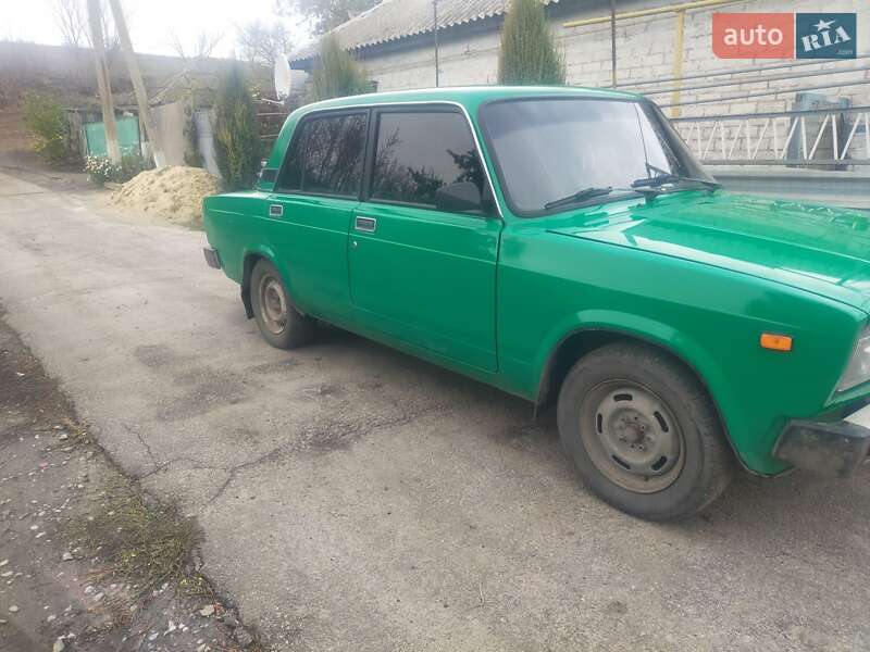 Седан ВАЗ / Lada 2105 1983 в Павлограде фото 8 Седан ВАЗ / Lada 2105 1983 в Павлограде
