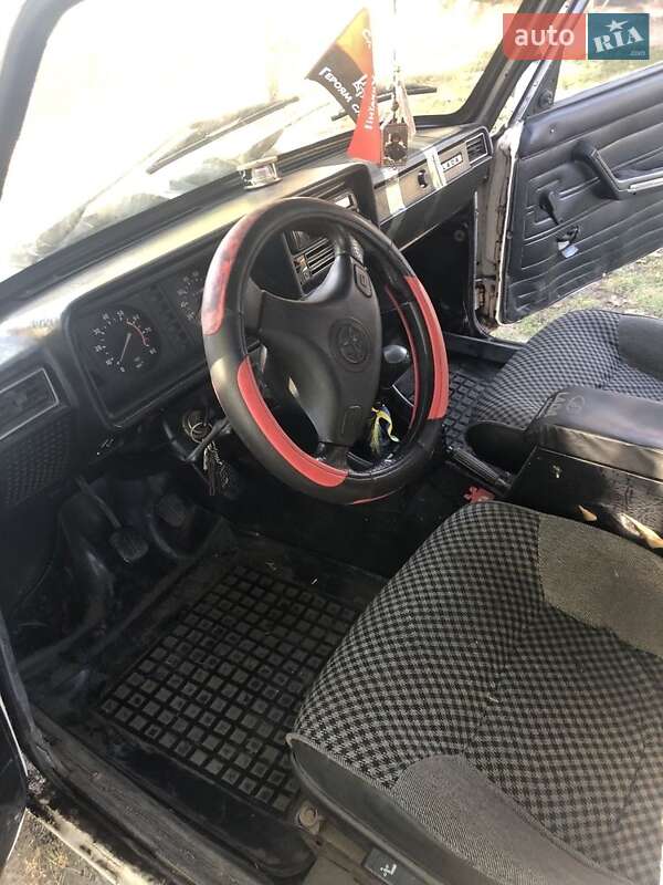 Седан ВАЗ / Lada 2105 1995 в Лубнах фото 4 Седан ВАЗ / Lada 2105 1995 в Лубнах