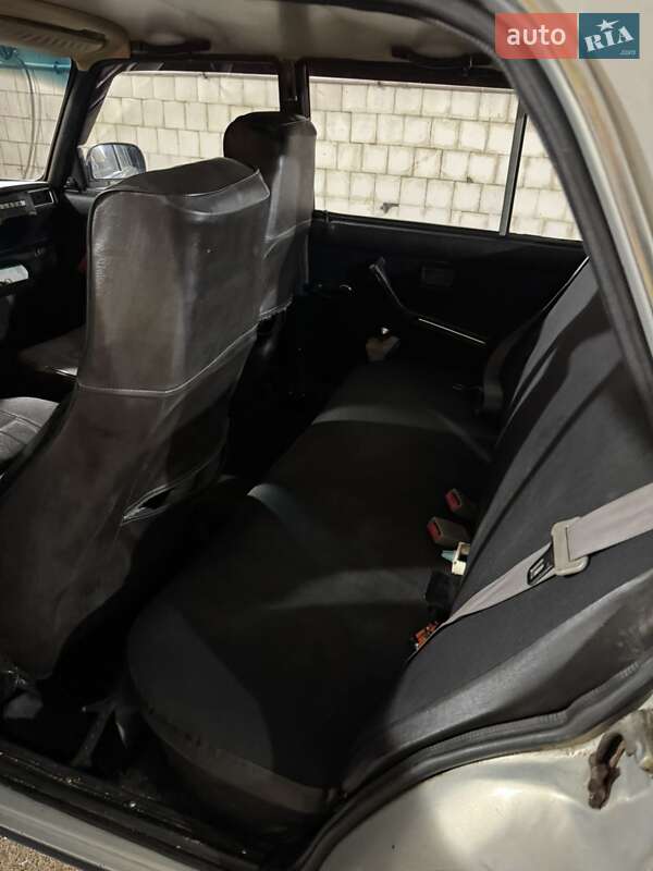 Седан ВАЗ / Lada 2105 1982 в Южному фото 4 Седан ВАЗ / Lada 2105 1982 в Южному