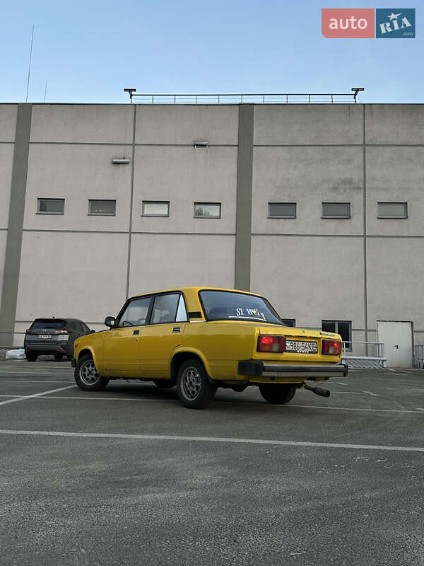 Седан ВАЗ / Lada 2105 1983 в Києві