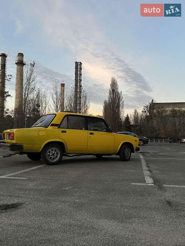Седан ВАЗ / Lada 2105 1983 в Києві