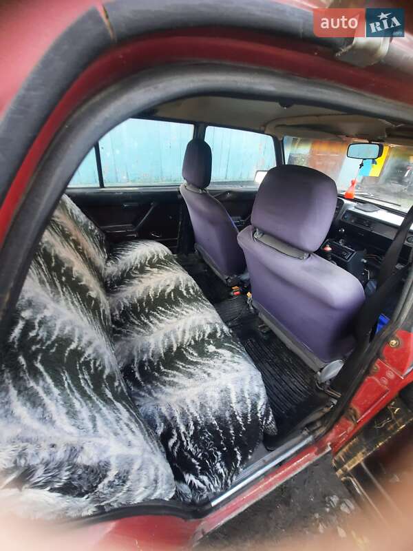 Седан ВАЗ / Lada 2105 1993 в Горохове