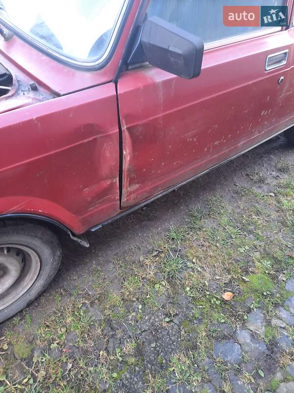 Седан ВАЗ / Lada 2105 1993 в Горохове