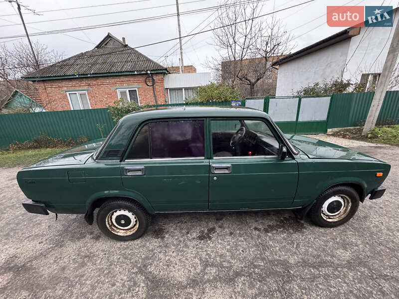 Седан ВАЗ / Lada 2105 1984 в Гадяче