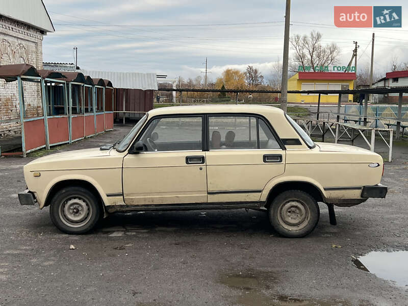 Седан ВАЗ / Lada 2105 1984 в Козельщине