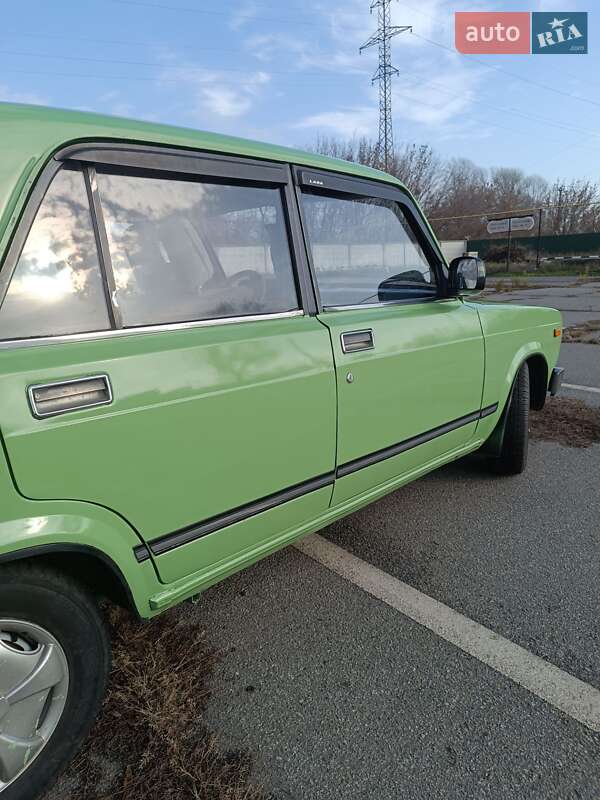 Седан ВАЗ / Lada 2105 1985 в Козельщине