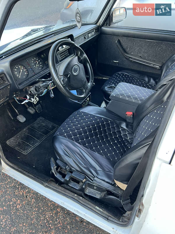 Седан ВАЗ / Lada 2105 1990 в Одессе