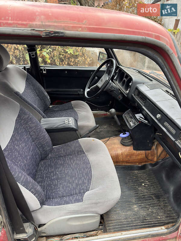Седан ВАЗ / Lada 2105 1990 в Дніпрі