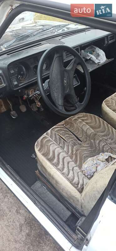 Седан ВАЗ / Lada 2105 1999 в Здолбунове