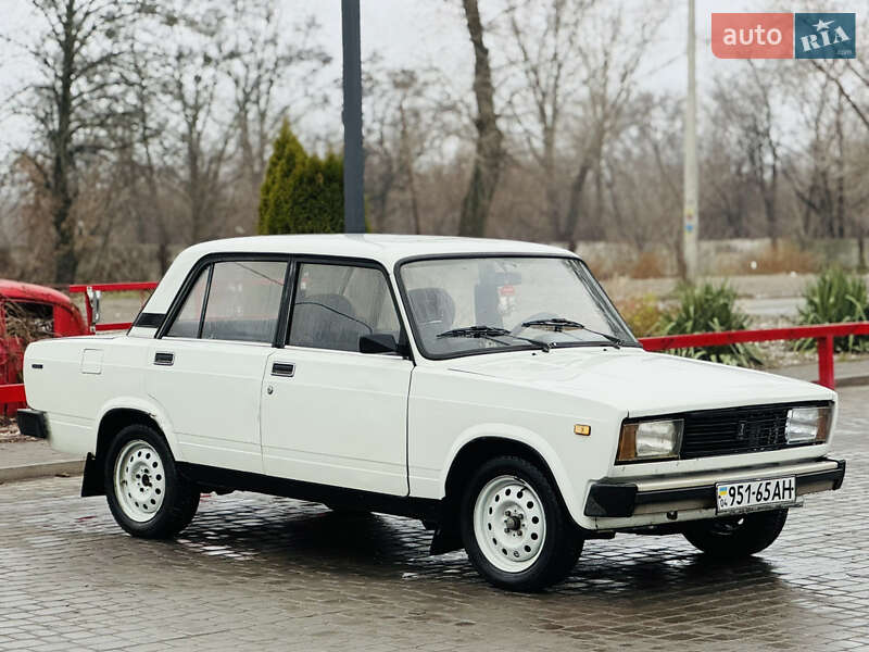 Седан ВАЗ / Lada 2105 1993 в Новомосковске