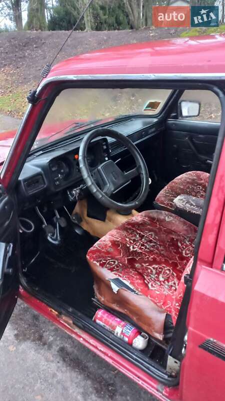 Седан ВАЗ / Lada 2105 1995 в Остроге