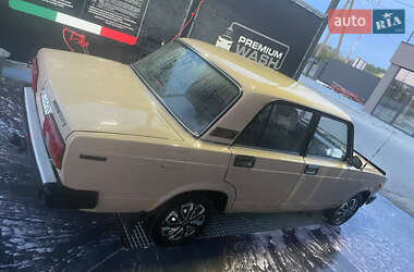 Седан ВАЗ 2105 1985 в Луцке
