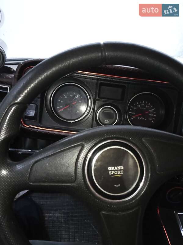 Седан ВАЗ / Lada 2105 1979 в Золочеве