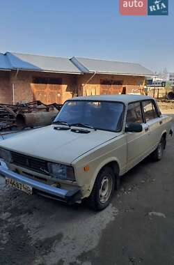 Седан ВАЗ / Lada 2105 1986 в Черновцах