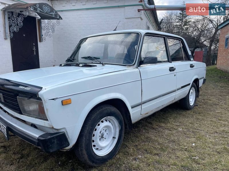 Седан ВАЗ / Lada 2105 1982 в Хороле фото 4 Седан ВАЗ / Lada 2105 1982 в Хороле