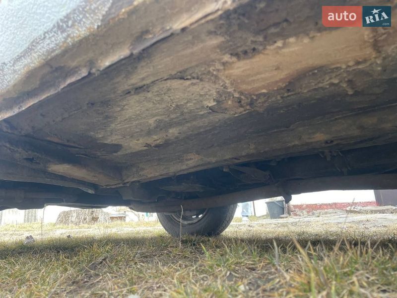 Седан ВАЗ / Lada 2105 1982 в Хороле фото 9 Седан ВАЗ / Lada 2105 1982 в Хороле