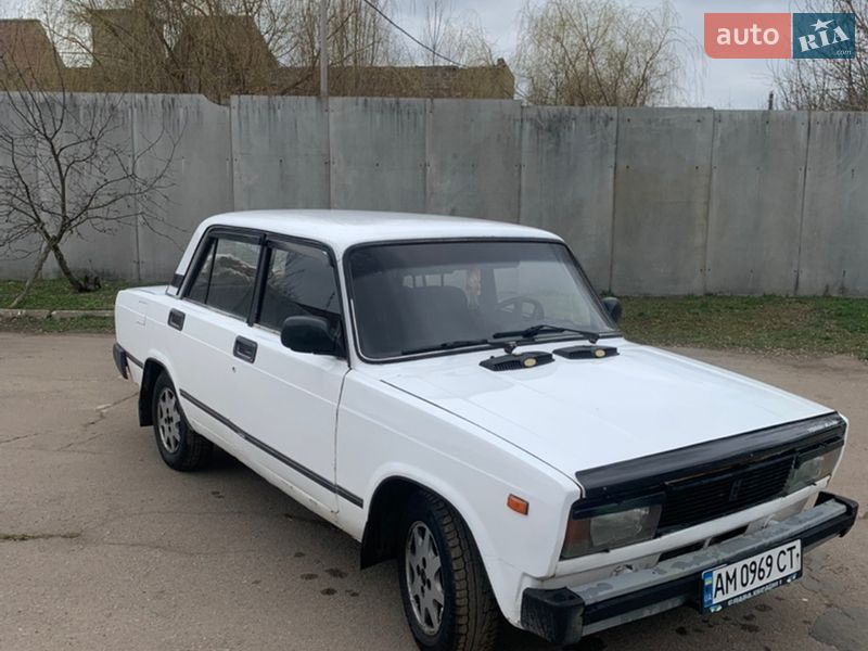 Седан ВАЗ / Lada 2105 1982 в Житомире фото 6 Седан ВАЗ / Lada 2105 1982 в Житомире
