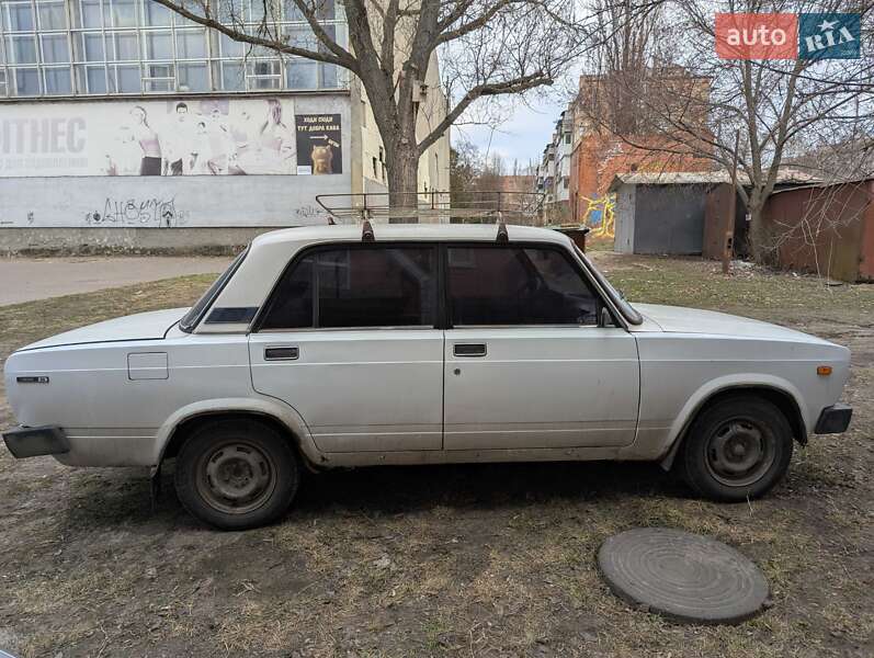 Седан ВАЗ / Lada 2105 1983 в Александрие