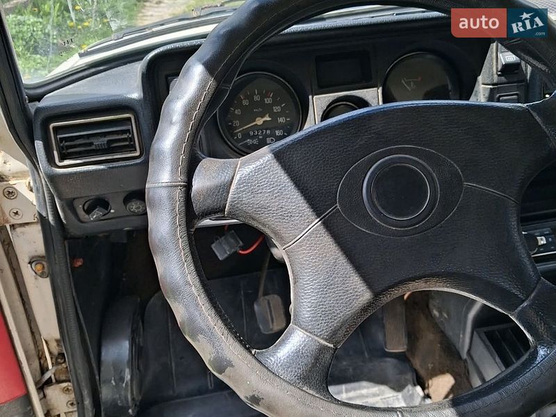 Седан ВАЗ / Lada 2105 1990 в Каменец-Подольском