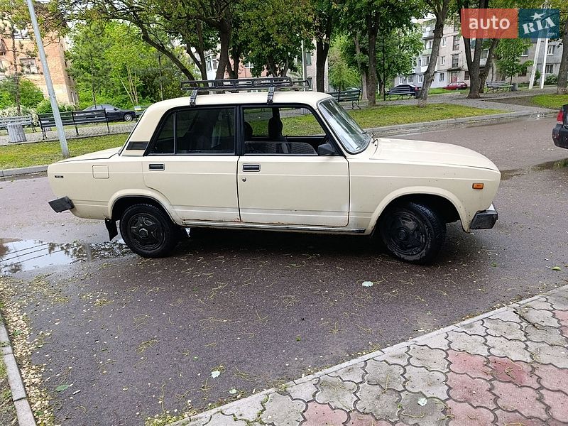 Седан ВАЗ / Lada 2105 1990 в Каменском