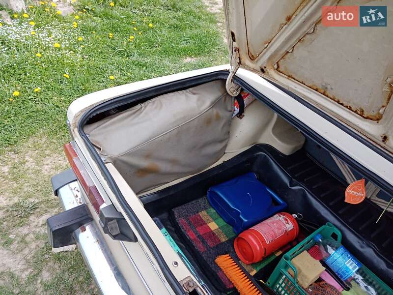 Седан ВАЗ / Lada 2106 1990 в Старом Самборе