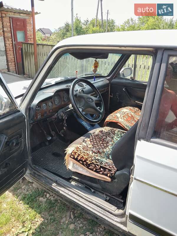 Седан ВАЗ / Lada 2106 1982 в Сторожинце фото 4 Седан ВАЗ / Lada 2106 1982 в Сторожинце