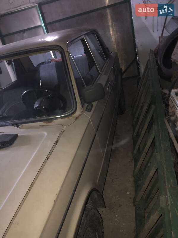 Седан ВАЗ / Lada 2106 1988 в Тячеве