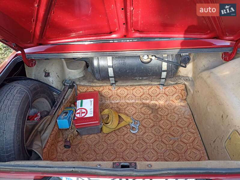 Седан ВАЗ / Lada 2106 1984 в Каменском фото 5 Седан ВАЗ / Lada 2106 1984 в Каменском