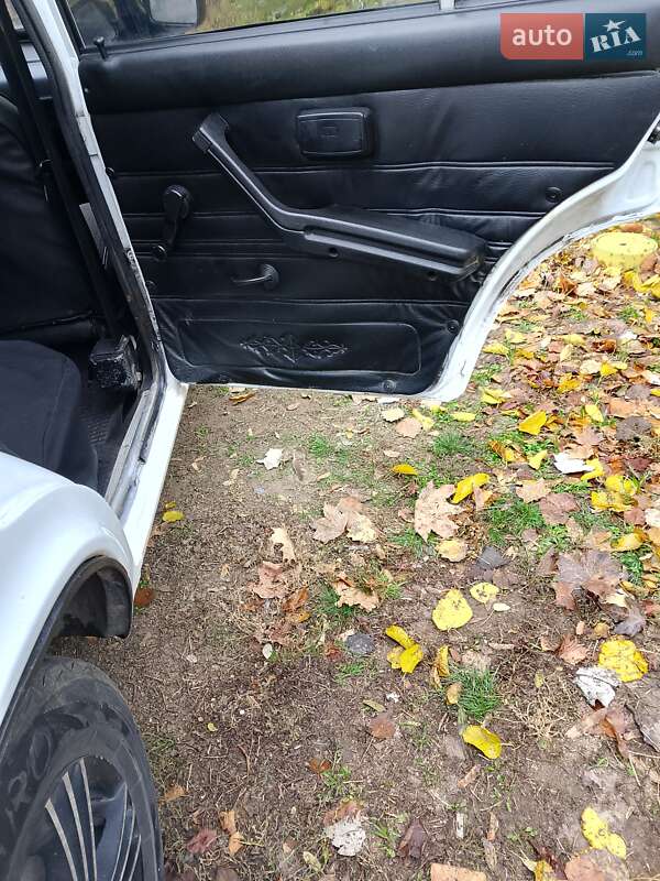 Седан ВАЗ / Lada 2106 2001 в Днепре