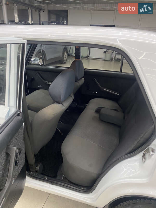 Седан ВАЗ / Lada 2106 1988 в Днепре