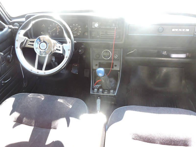 Седан ВАЗ / Lada 2107 2004 в Одессе