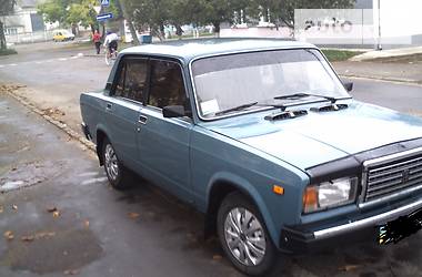 Седан ВАЗ / Lada 2107 2004 в Луцке