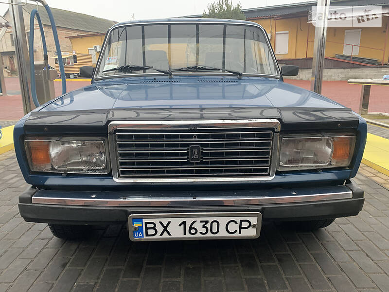 Седан ВАЗ 2107 2001 в 