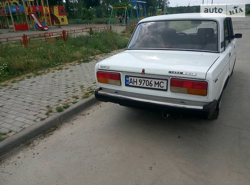 Седан ВАЗ / Lada 2107 2004 в Синельниковому