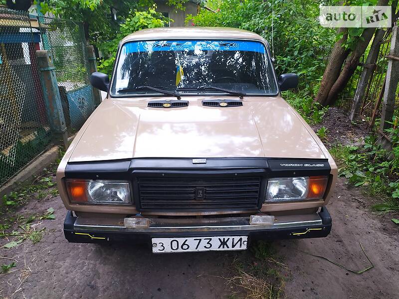 Седан ВАЗ / Lada 2107 1989 в Казатине