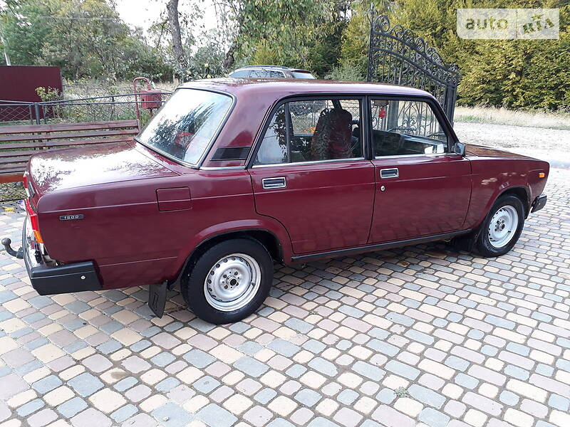 Седан ВАЗ / Lada 2107 2003 в Богородчанах