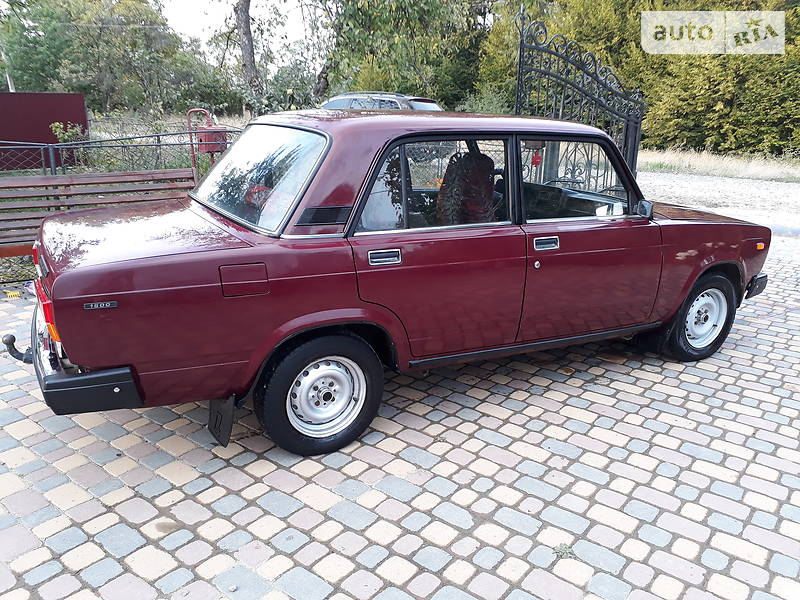 Седан ВАЗ / Lada 2107 2003 в Богородчанах