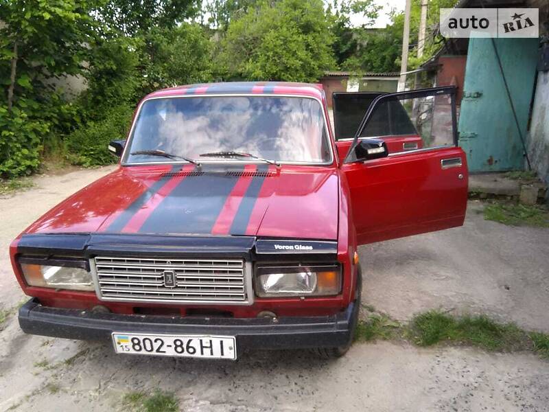 Седан ВАЗ / Lada 2107 1994 в Николаеве