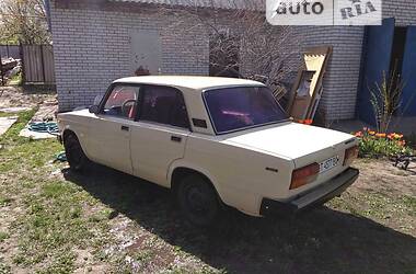 Седан ВАЗ / Lada 2107 1989 в Киеве