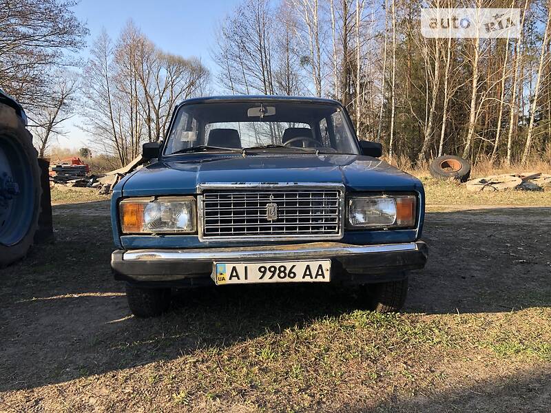 Седан ВАЗ / Lada 2107 2004 в Радомышле