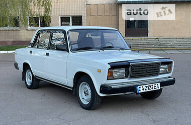 Седан ВАЗ / Lada 2107 1988 в Черкассах