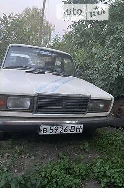 Седан ВАЗ / Lada 2107 1987 в Нововолынске